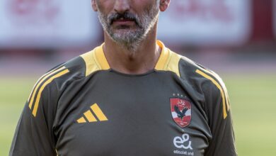 خوسيه ريفيرو مدرب الأهلي الجديد يقود أول تمرين في ملعب التتش وسط لاعبي الفريق