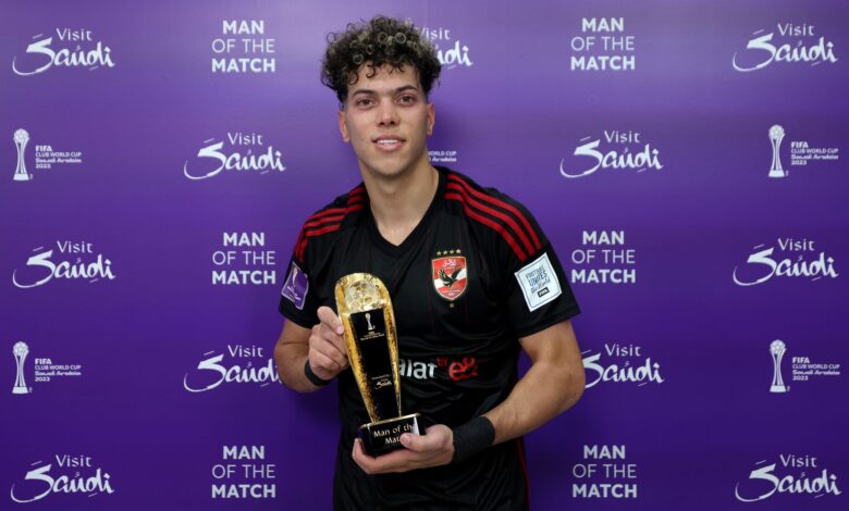صورة اللاعب المصري امام عاشور أثناء مباراة الأهلي، بايرن ميونخ يراقب امام عاشور