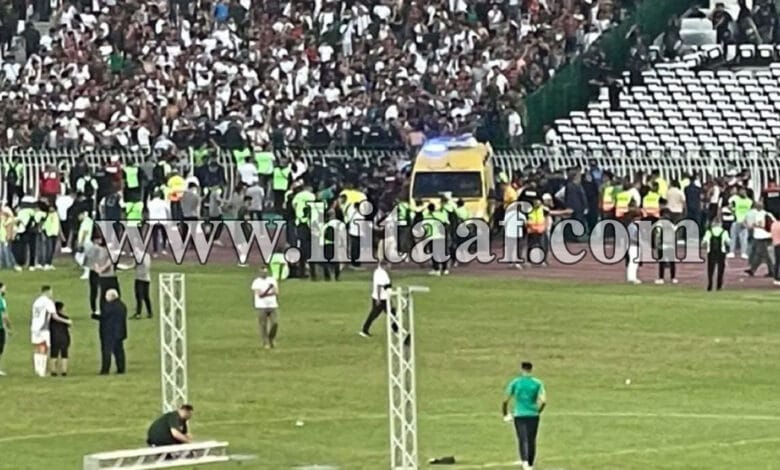 مشجعون مصابون بعد سقوط سور حديدي في مباراة مولودية الجزائر والمجرة بالدوري الجزائري