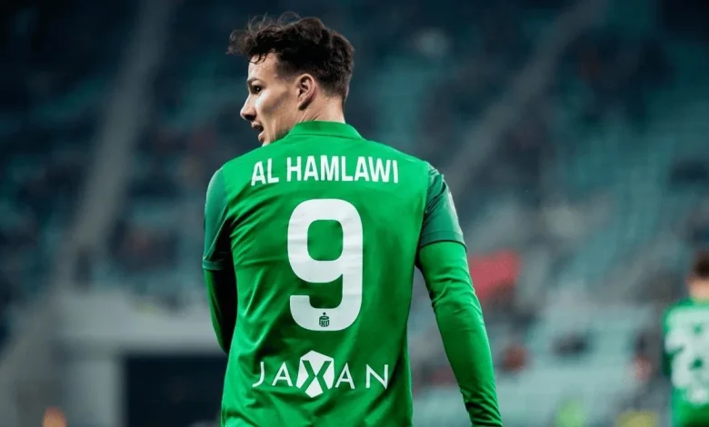 صفقة أسد الحملاوي لاعب فلسطيني يثير الجدل بعد تراجعه عن الانضمام إلى الأهلي المصري واختياره الانتقال إلى كرايوفا الروماني.